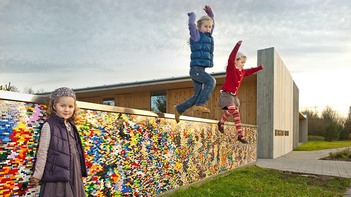 Ingeborg-Ortner Kinderhaus; Kindergarten am Campus Garching ; Kinder vor dem Kinderhaus (Foto: Astrid Eckert)